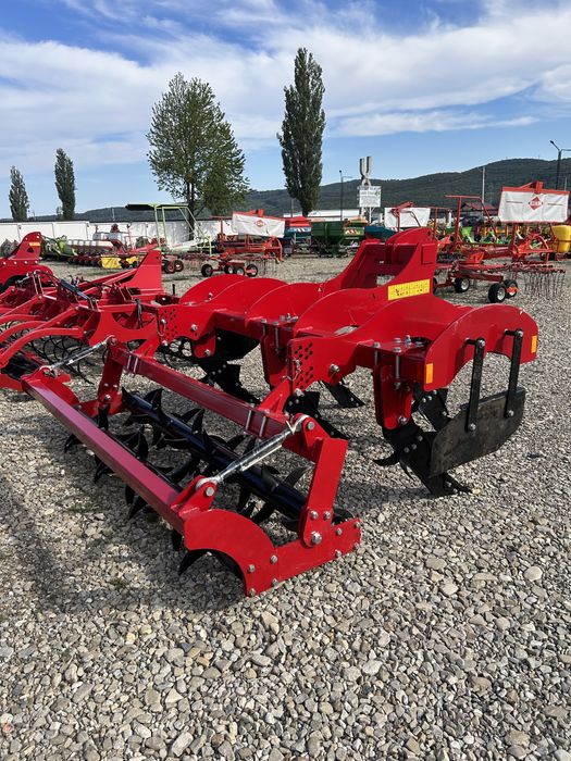 Scarificator Pinochio  senior 5 colți , plug , disc , freza