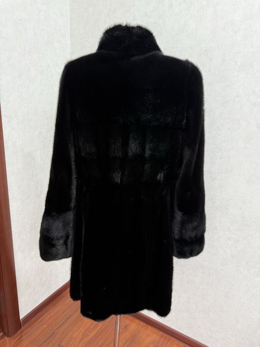 Продам норковую шубу