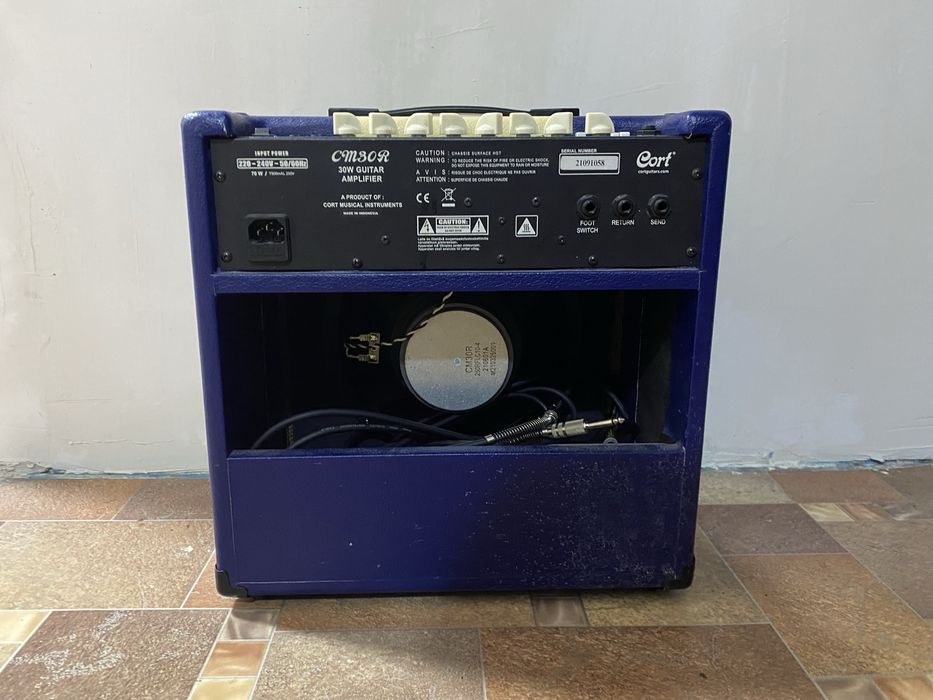 Гитара, комбоусилитель