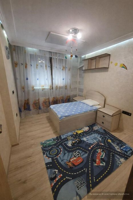 Тристаен, под наем, ж.к Лазур