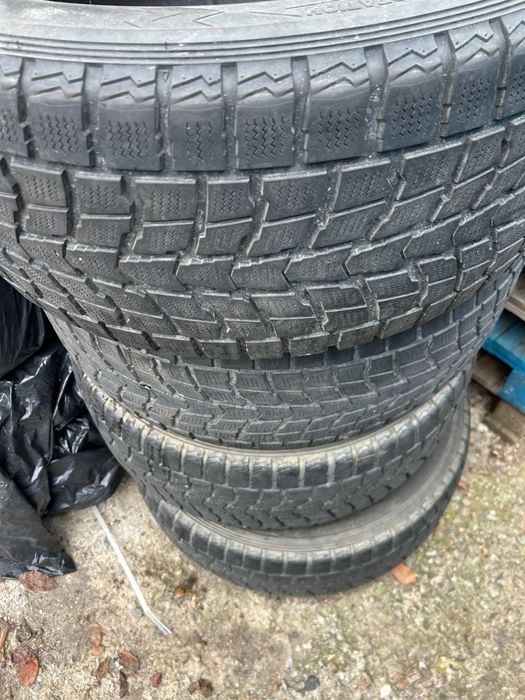 Зимни Гуми Dunlop 285/50 20