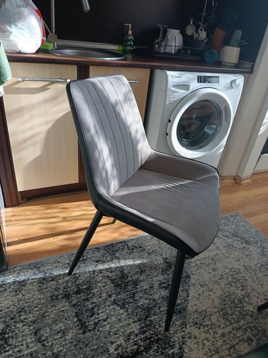 Трапезни столове