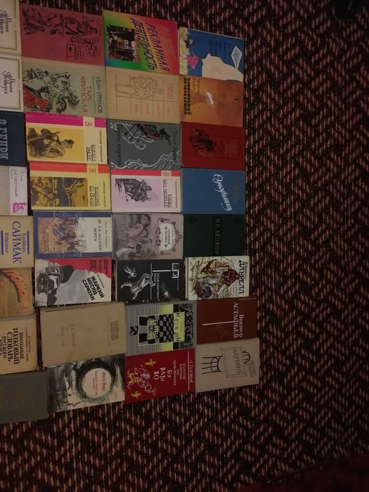 Продаю книги тема книги разный
