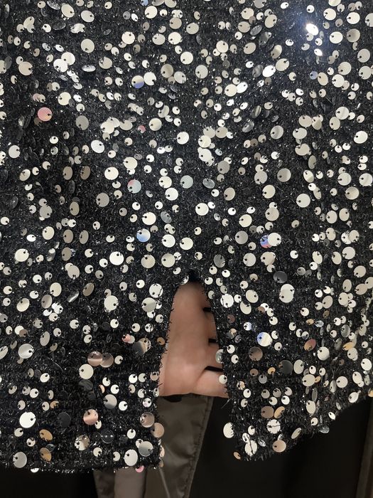 Продам короткое платье с пайетками