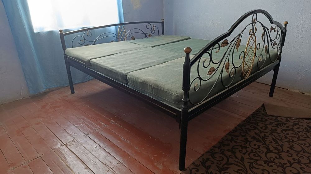 Spalni karavat temirli