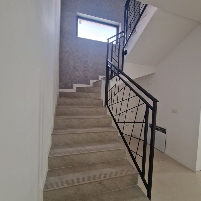 Apartament/Casa tip Duplex  4 camere,Focsa