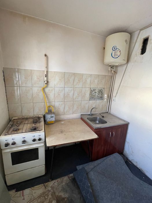 Uy 2 honali 1 qavatda joylashgan  Markazda 1 yulida Mister kafe Atlas