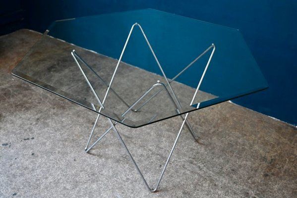 Masă vintage cu picioare Eiffel și blat hexagonal din sticlă teșită, a