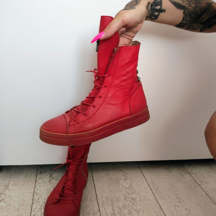 Дамски червени кецове