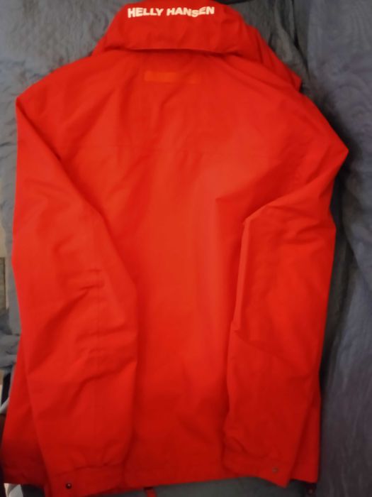 Дамско яке "HELLY HANSEN" ,устойчиво на вятър, дъжд ,размер S/P