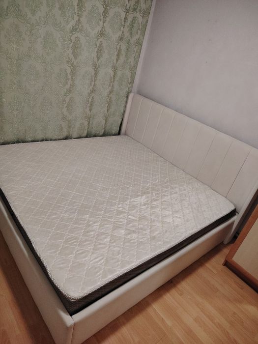 Продать кровать 2х2