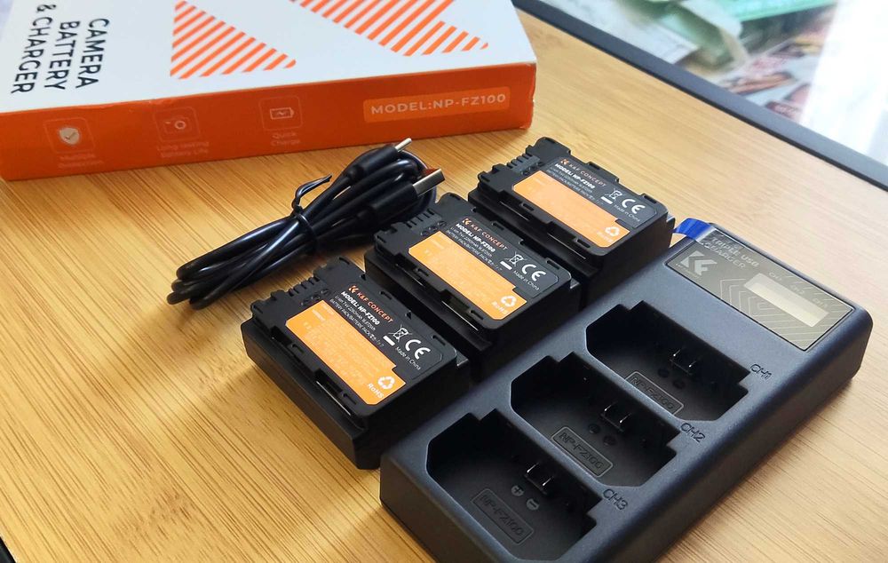 Sony NP-FZ100 - комплект 3бр батерии + тройно зарядно