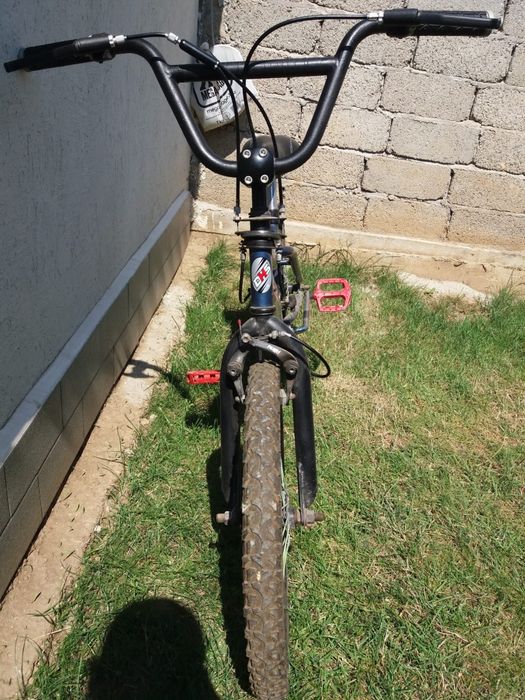 Bicicleta sărituri