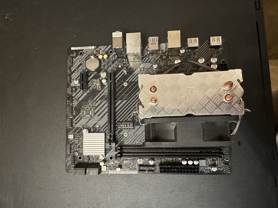 I5 11400f + дъно и охладител за процесора
