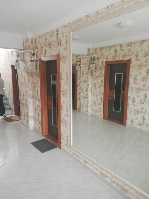 Închiriez apartament cu doua camere.