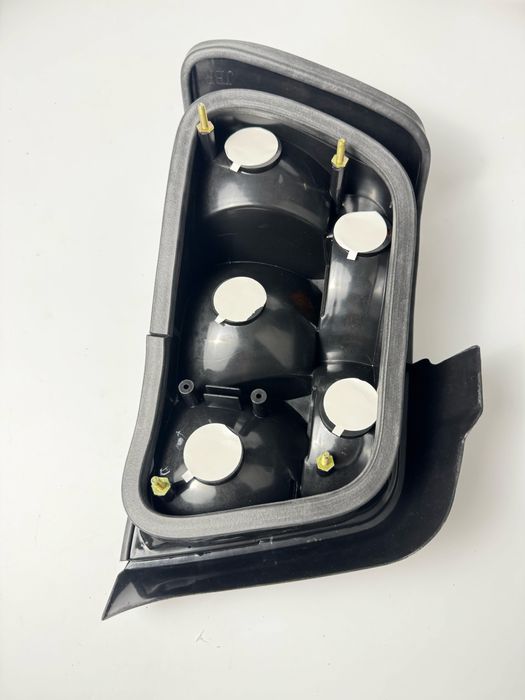 Фонари задние на BMW E36 темные