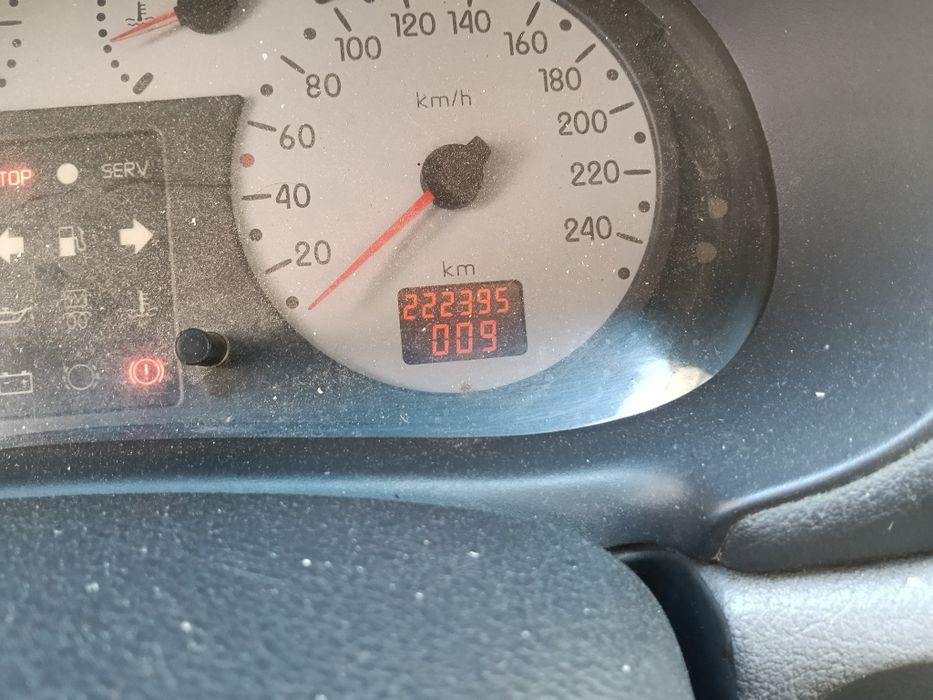 RENAULT Clio 2001 — imagine 5
