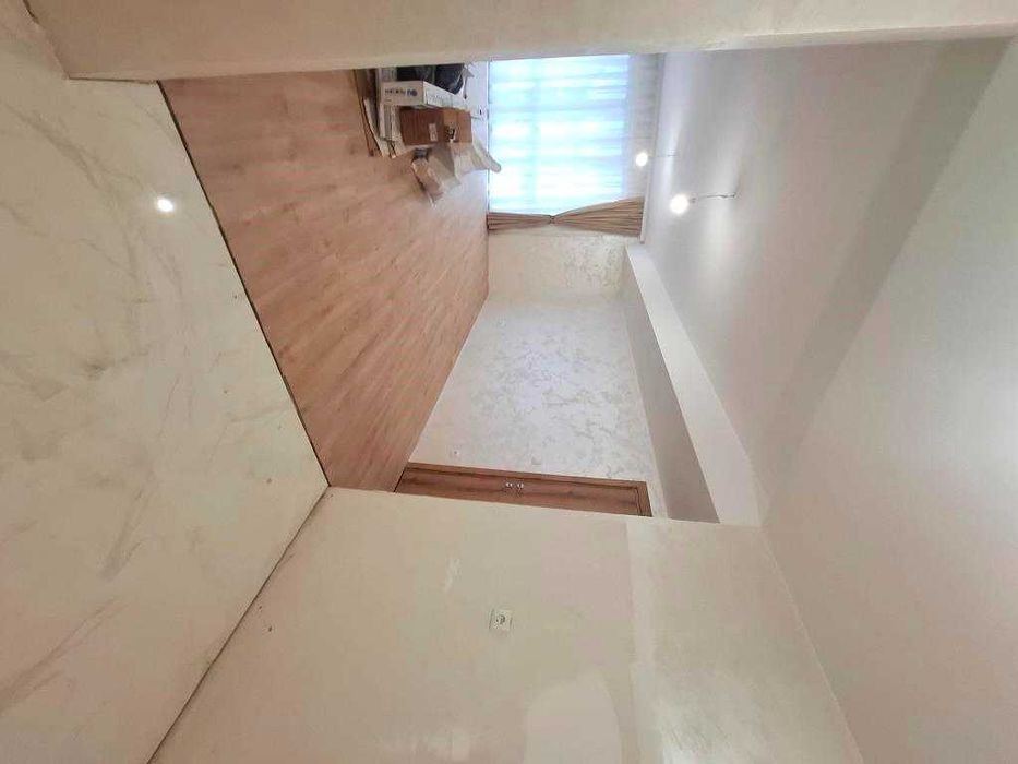 Продава се Тристаен апартамент в Варна, Център - 101 кв.м за 2080 €/кв.м - Снимка #2