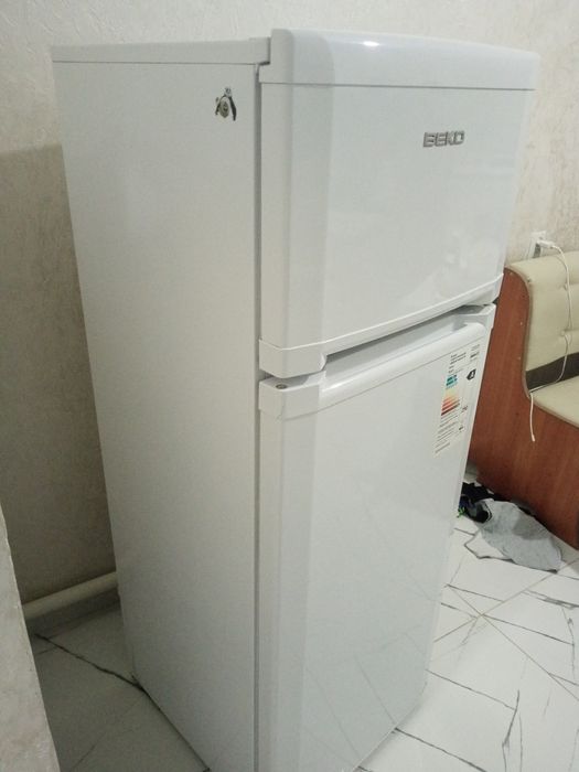 Бытовая техника Холодильник