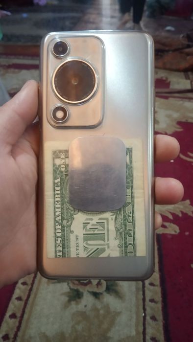 Тилифон срочна сотилади HUAWEI Y70