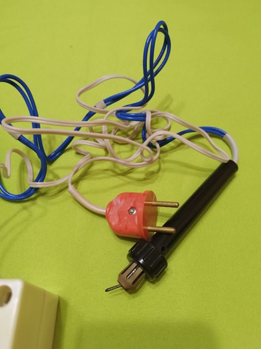 Продавам стар пирогрф