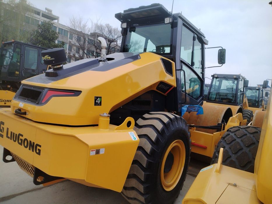 Liugong 6114E готовые на границе