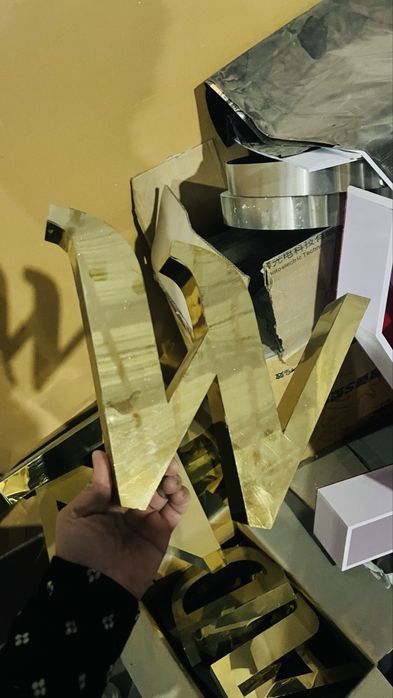 Объемные световые буквы по 6300 за сантиметр