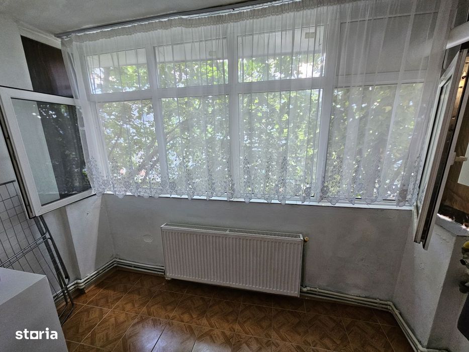 Inchiriez ap cu 2 camere zona Scoala 5