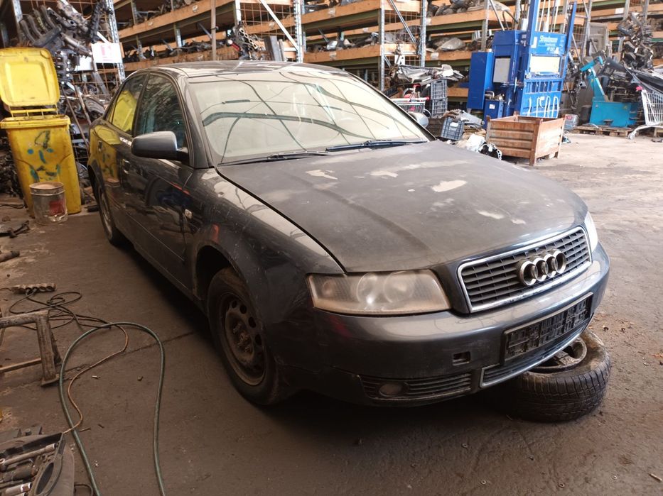 Dezmembrari  Audi A4 B6 (8E)  2000  > 2004 1.9 TDI Motorina