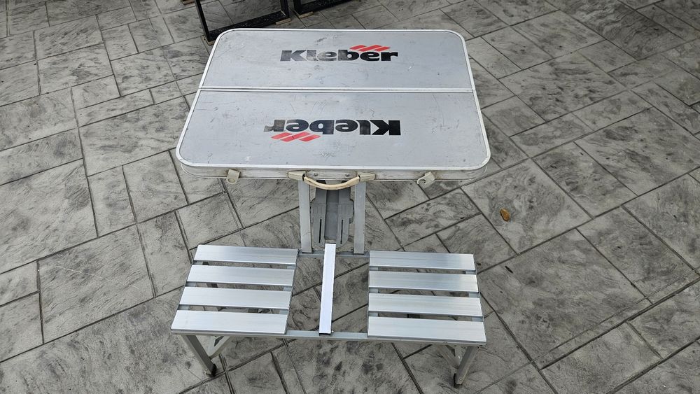Măsuță + scaunele compacte / pliabile camping/gratar
