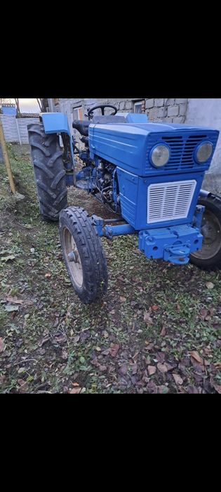 Tractor Universal 640