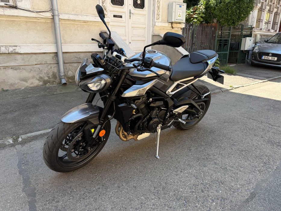 Triumph Street Triple R 765 (2023)