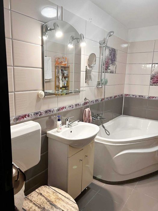 Vand apartament 2 camere,zona Sebastian,etaj 4/8,60 mp,renovat,proprietar