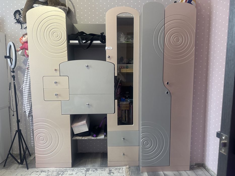 Гарнитур в детскую (шкаф)