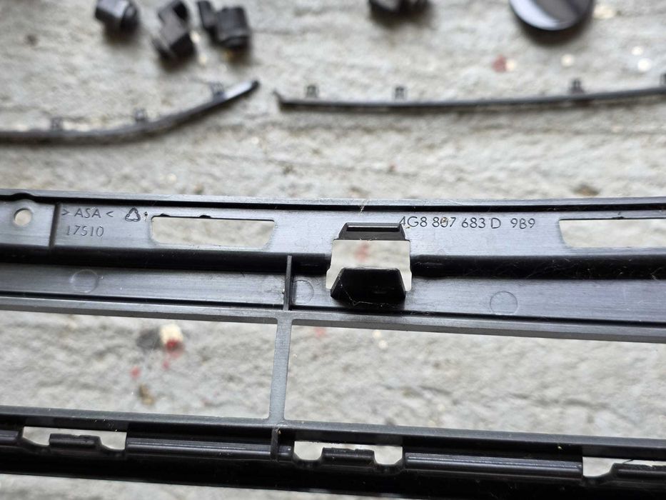 Grila centrala bara fata jos Audi A7 facelift 2015 S-line 4G8807683