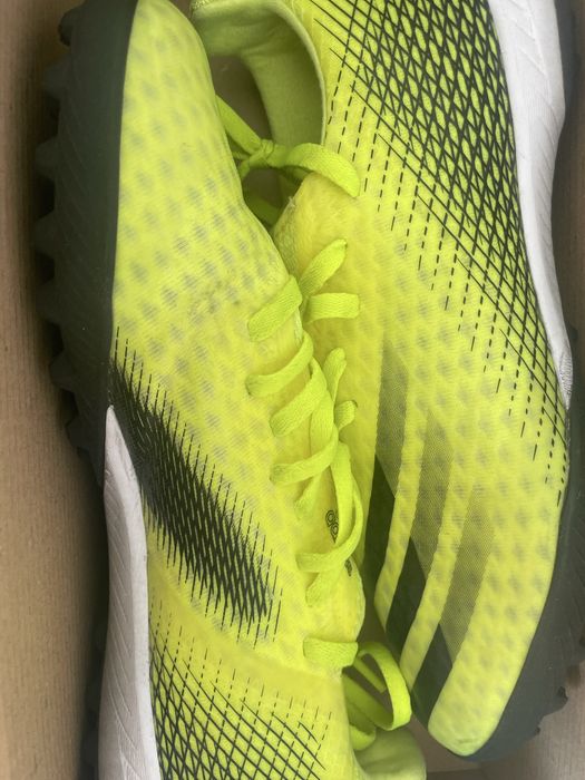 Футболни обувки.