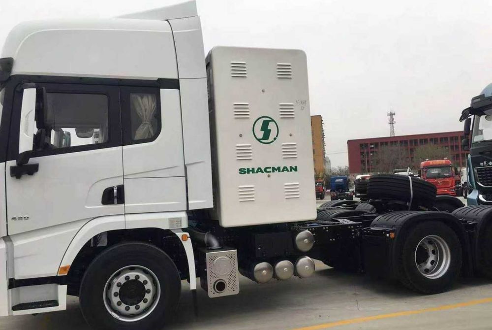 Продаётся седельный тягач SX42584V404TX5000+CIP Tashkent