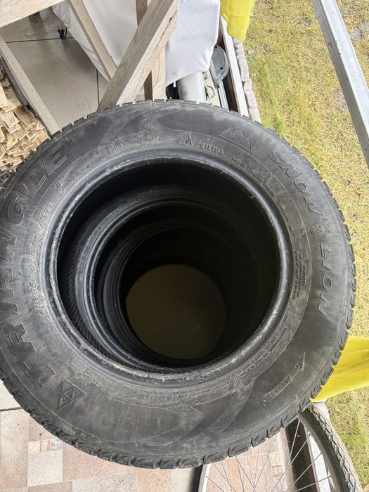 Продам шины зима 215/65/16