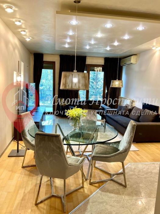 Дава се под наем Тристаен апартамент в София, Витоша - 135 кв.м за 1100 € - Снимка #1