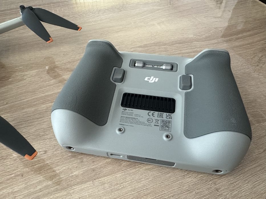 DJI mini 3 дрон с DJI RC контролер