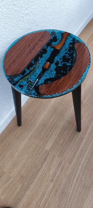 Masă decorativă unicat din rășină epoxidică – tematică pescuit