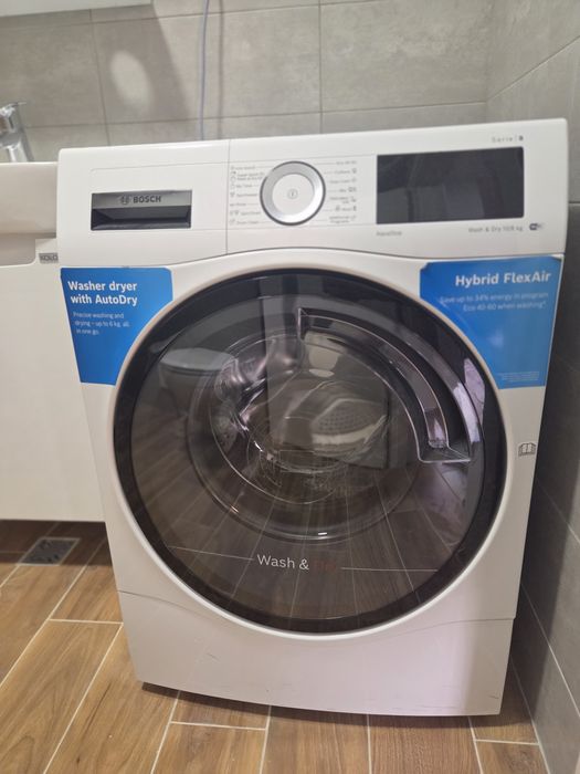 Studio modern in bloc nou de închiriat- central, cu loc de parcare