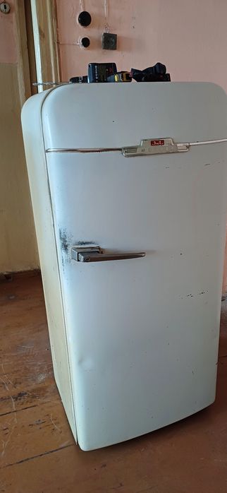Продам холодильник рабочий в Семее.