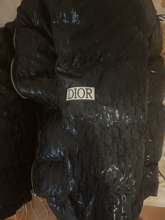 Vand geaca Dior in stare perfecta