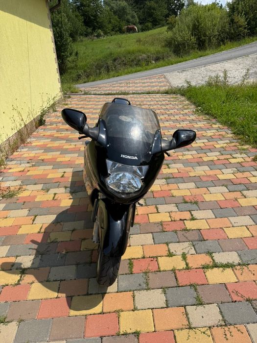 Honda cbr1100 super blackbird 1997