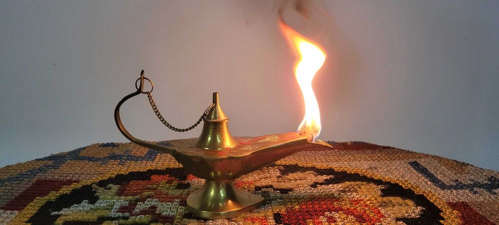 Lampa orientala din alama / bronz (Lampă Aladdin Chirag)