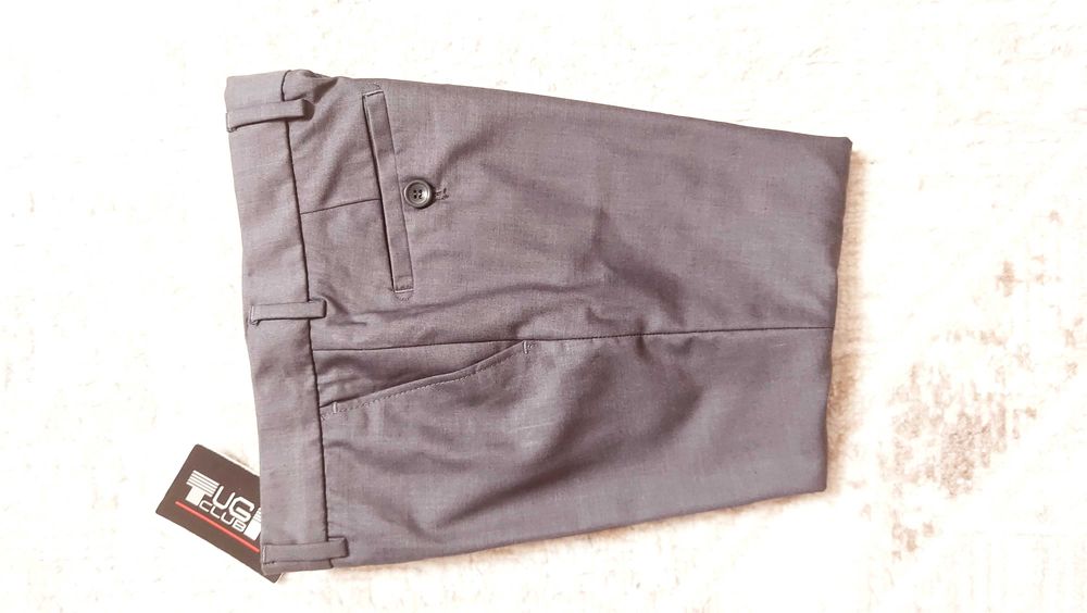 Продам брюки классика на мальчика