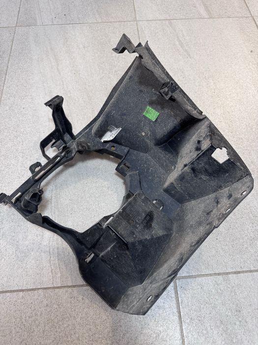 F32,F36 Дясна пластмаса халоген с държач