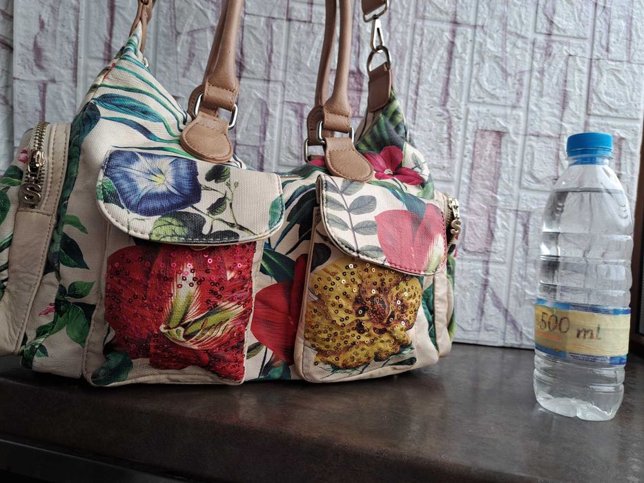 дамска чанта Desigual цветна торба,