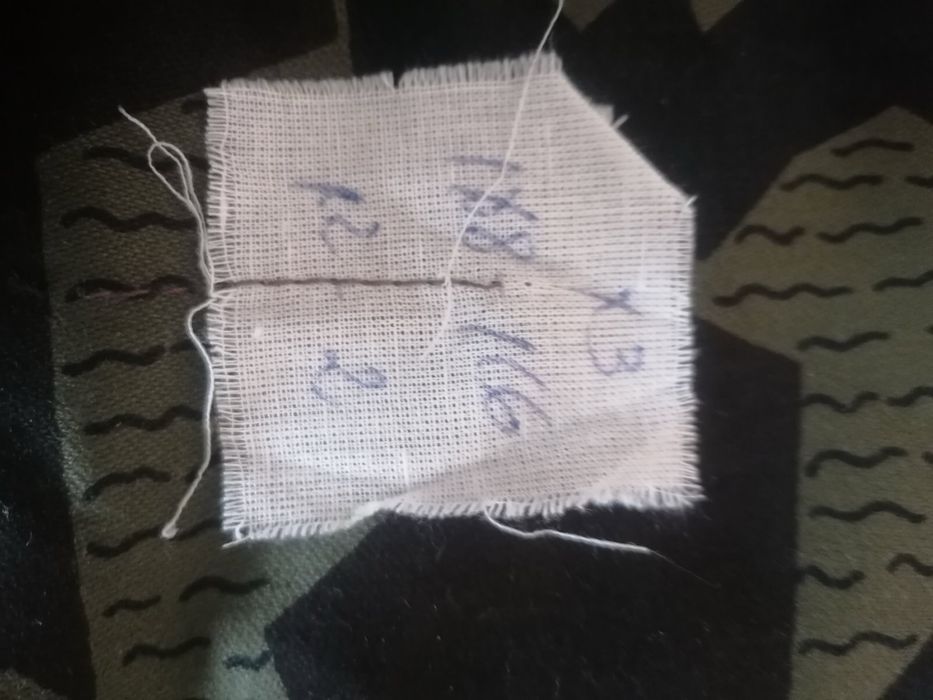 Камуфлаж чисто нов военни дрехи